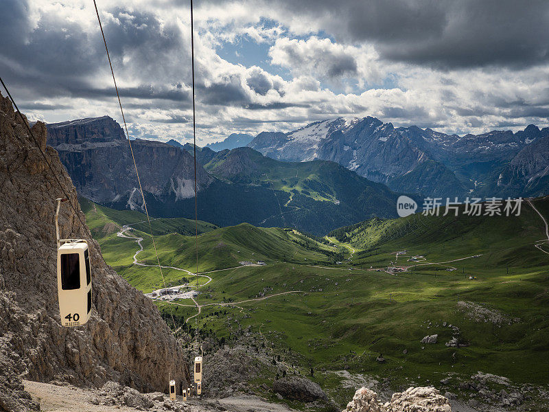 意大利的Dolomites在Sella Pass